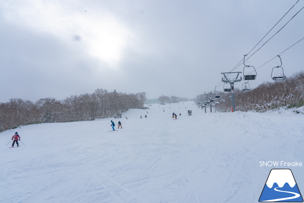 札幌国際スキー場｜オープン日からたった３日で全面滑走可能！広々ゲレンデで快適な初滑りを楽しみましょう♪そして、夜は『ARC'TERYX WINTER FILM TOUR SAPPORO』in サッポロファクトリー(^_-)-☆